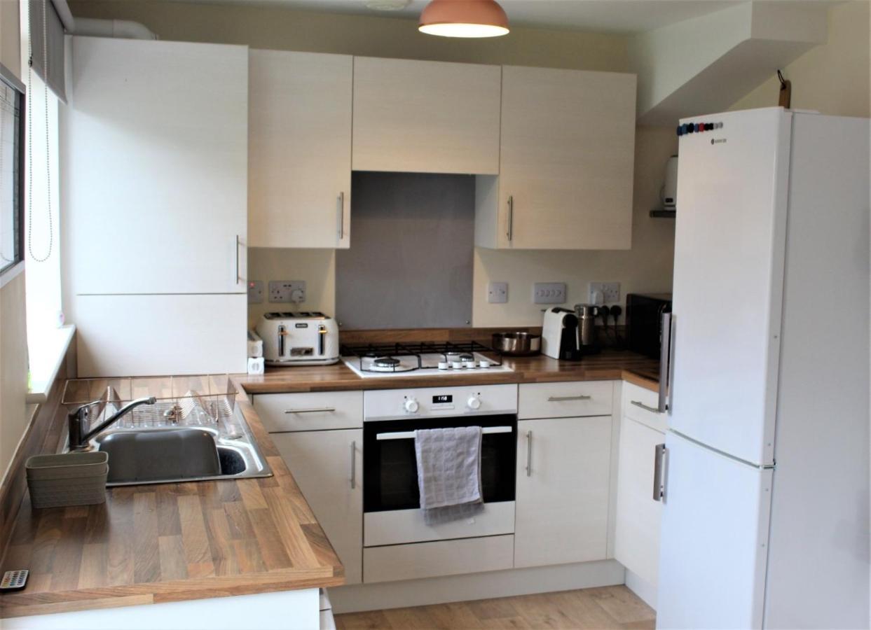 Home From Home Milford Haven Exterior foto